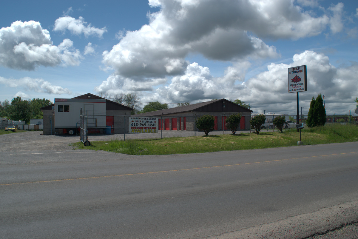 Storehouse Canada storage unit access